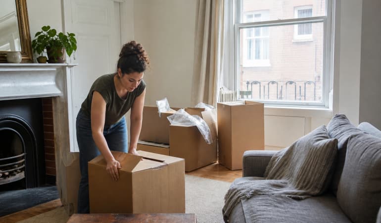 Illustration representing is short-term storage suitable when moving house?